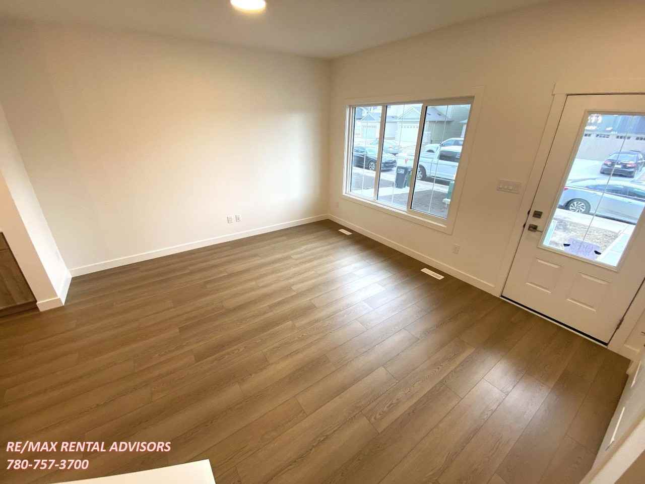 1048 14 Ave Nw - Photo 7 of 23