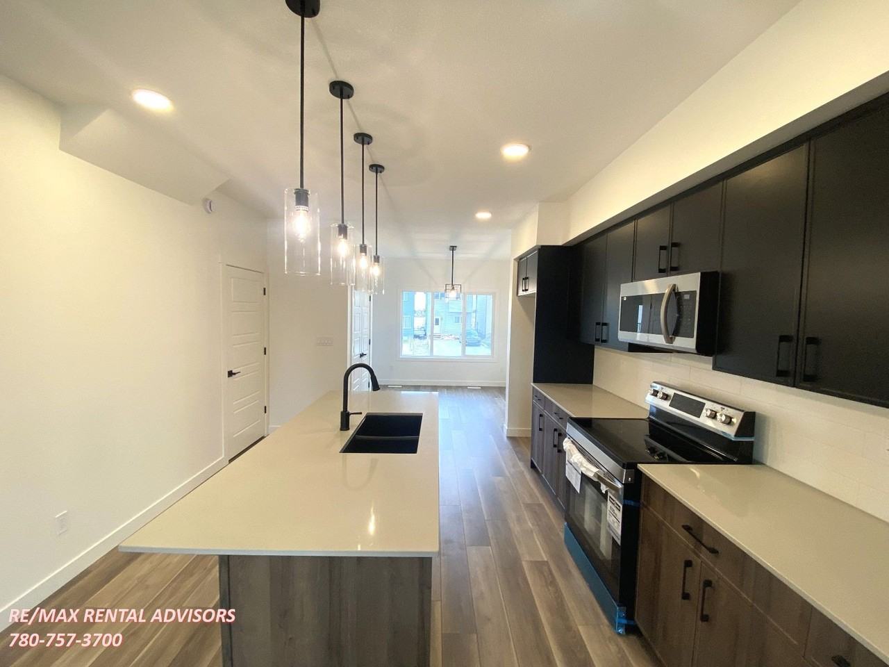 1052 14 Ave Nw - Photo 2 of 24