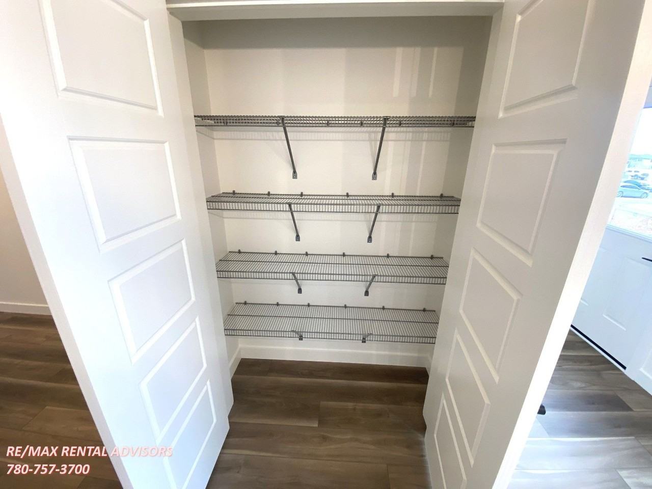 1052 14 Ave Nw - Photo 5 of 24
