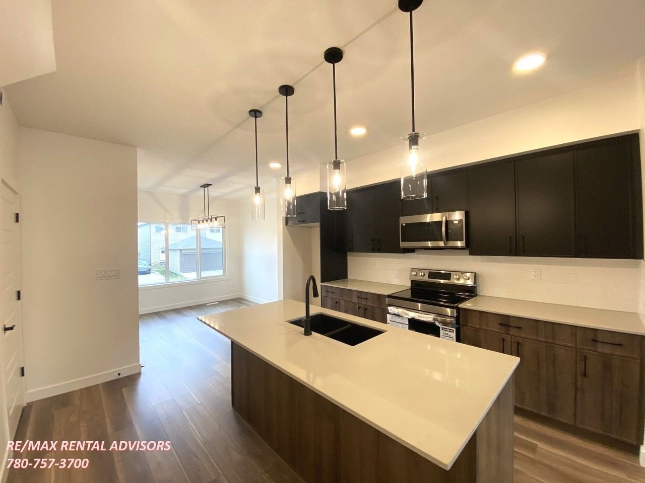 1052 14 Ave Nw - Photo 6 of 24
