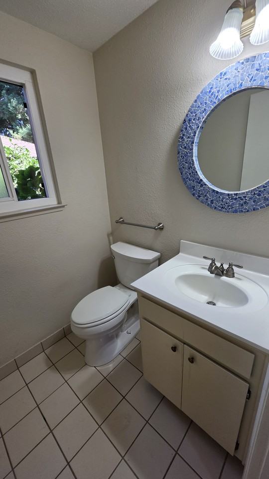 527 Wilshire Ct #1 - Photo 3 of 35