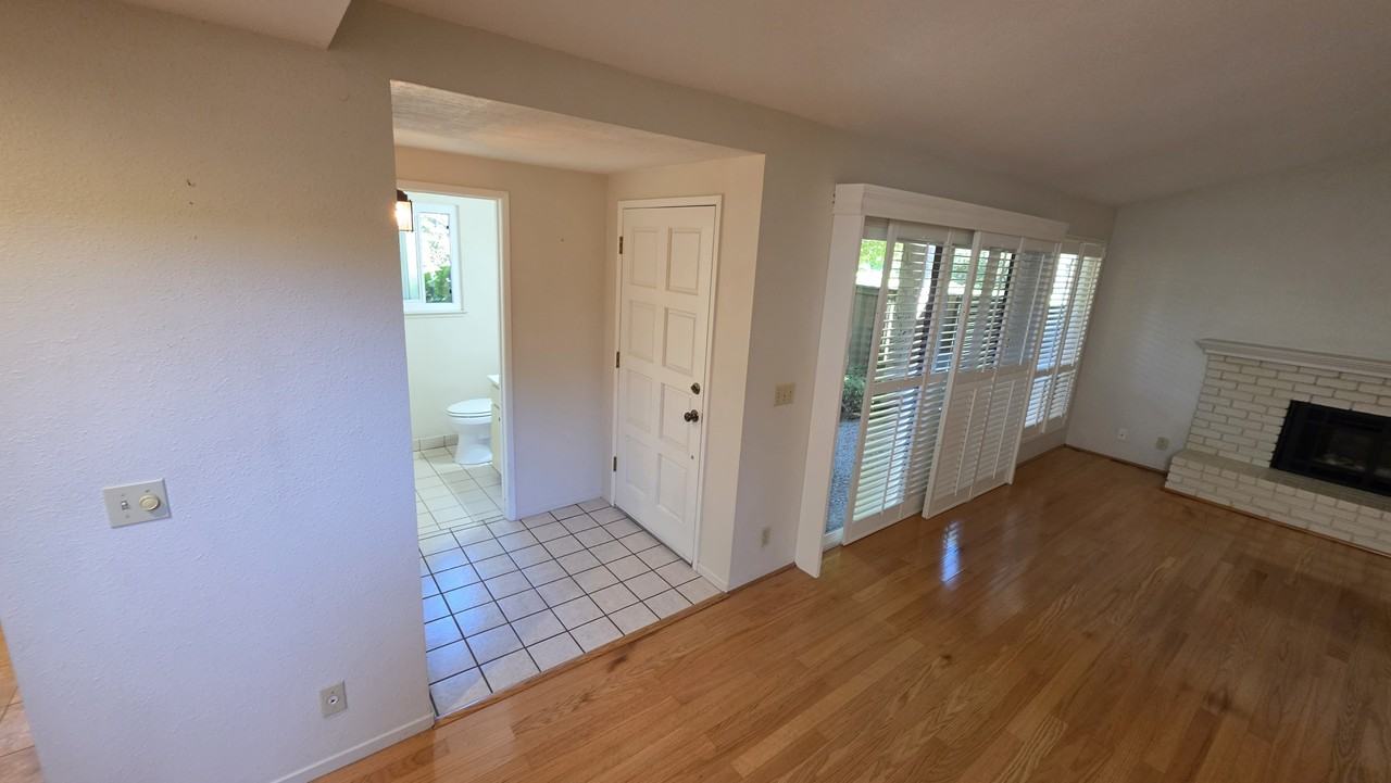527 Wilshire Ct #1 - Photo 5 of 35