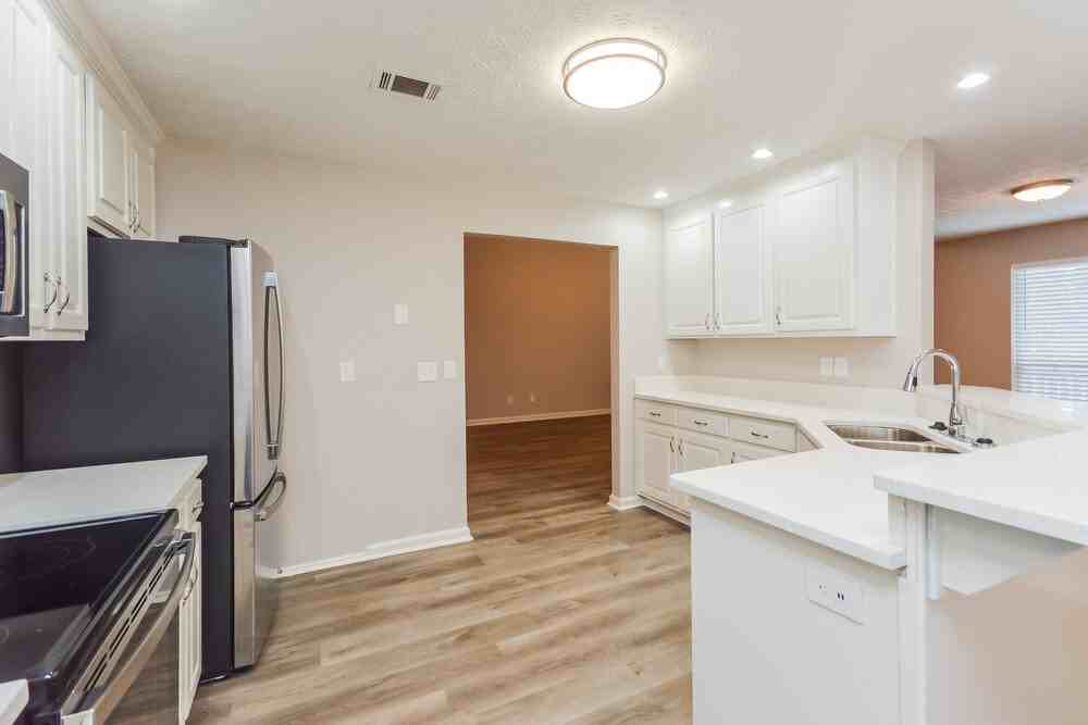 80 Harvard Dr - Photo 5 of 16