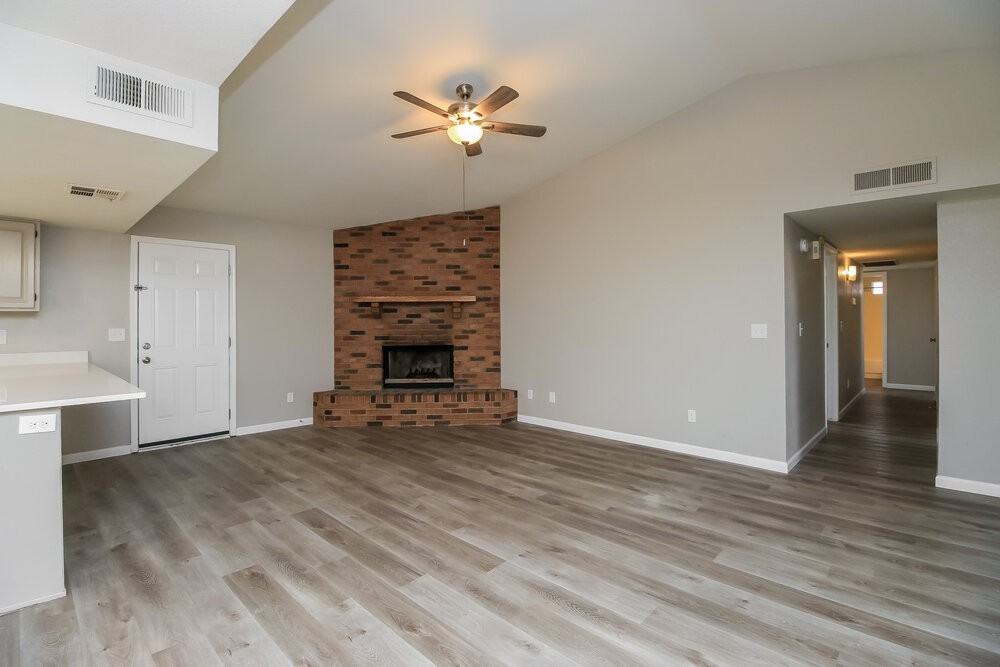 937 N Shannon - Photo 3 of 16
