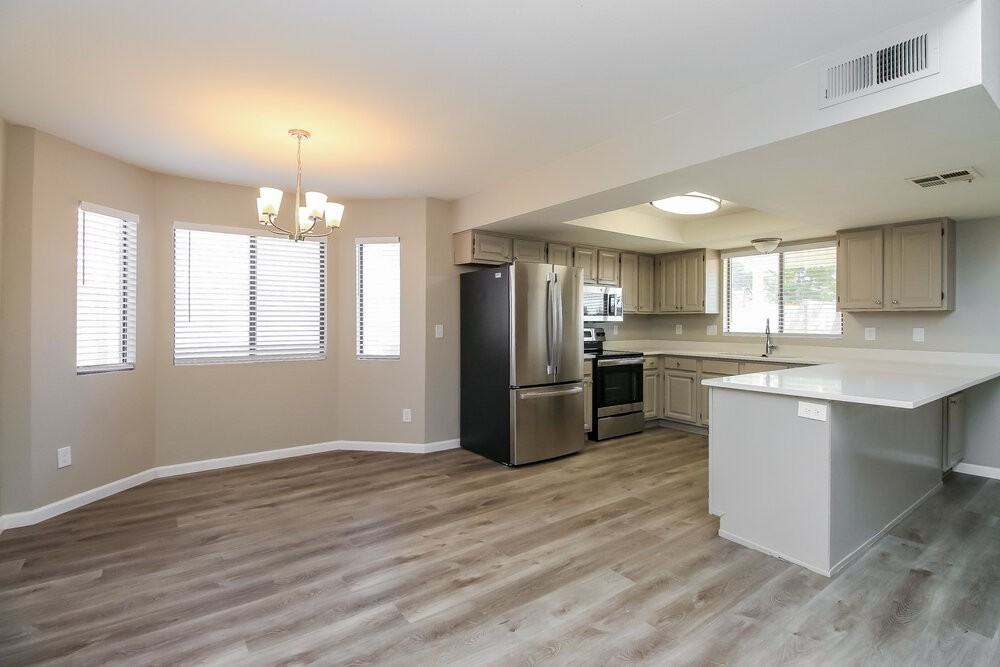 937 N Shannon - Photo 6 of 16
