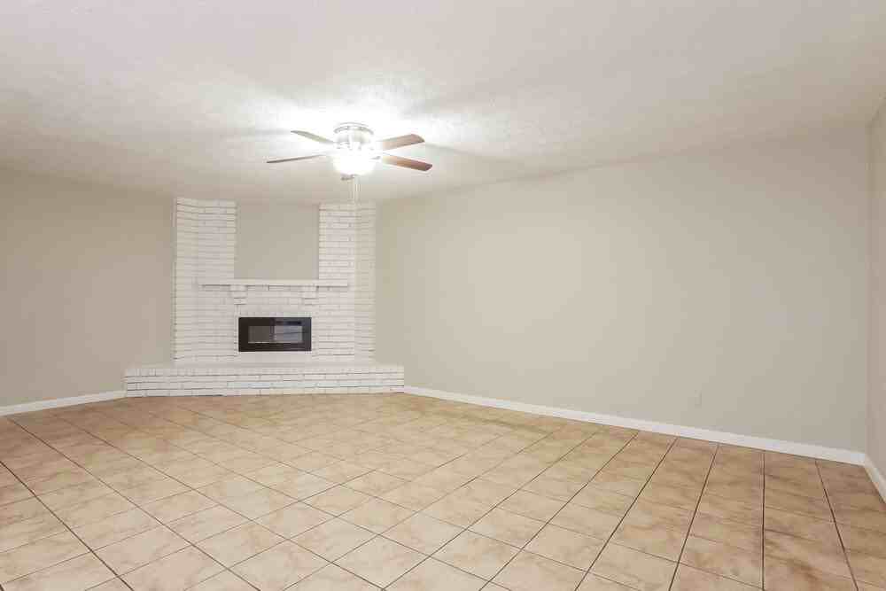 17606 Fieldglen Dr - Photo 3 of 15