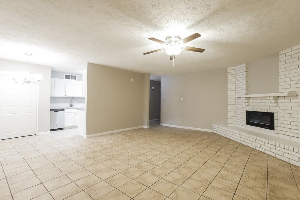 17606 Fieldglen Dr - Photo 4 of 15