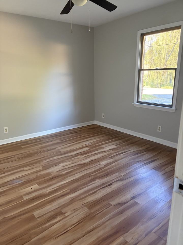 104 Bluebird Ct #1 - Photo 3 of 9