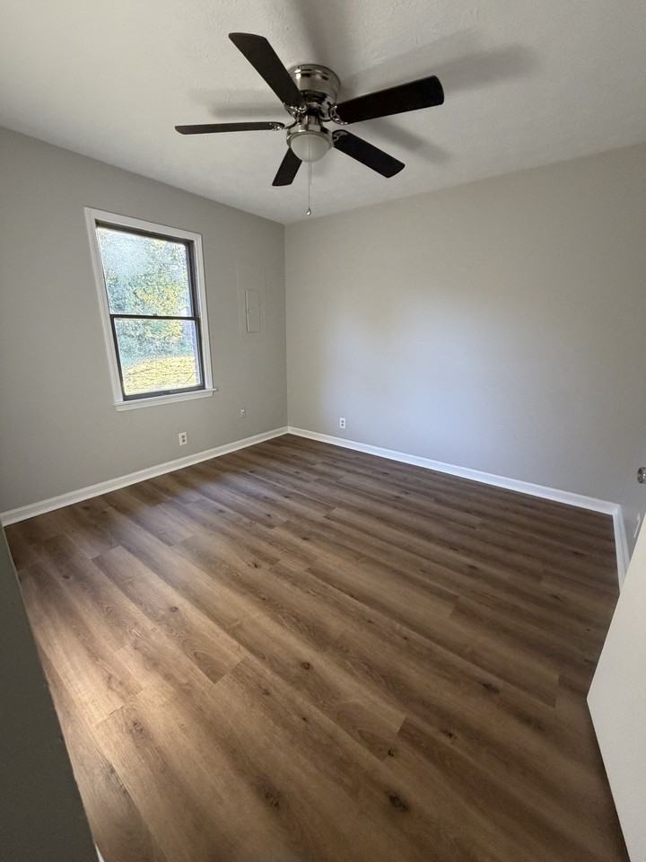 104 Bluebird Ct #1 - Photo 5 of 9