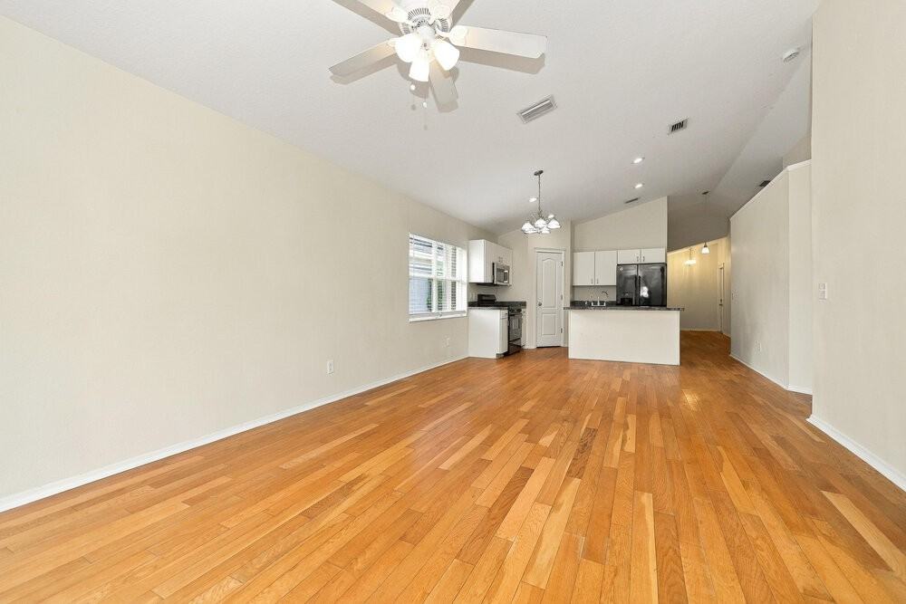 7623 Clovelly Park Pl - Photo 3 of 16