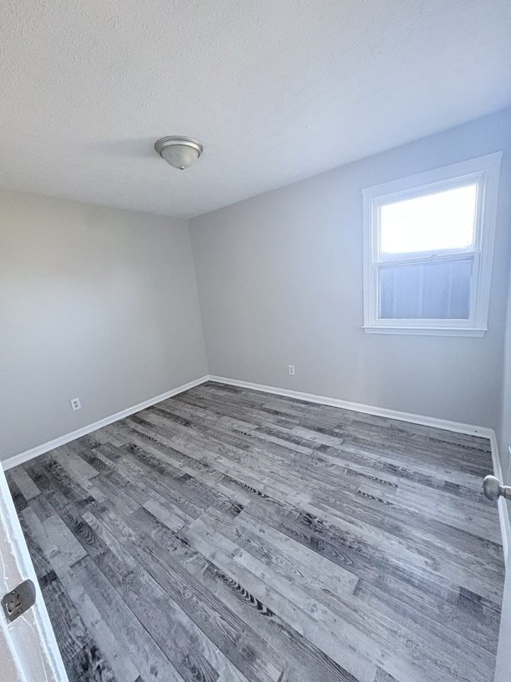 100 Lilly St #1 - Photo 6 of 9