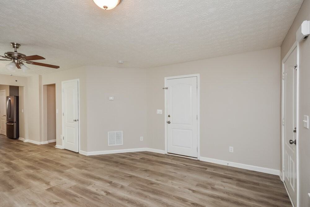 95 Victoria Blvd - Photo 4 of 16