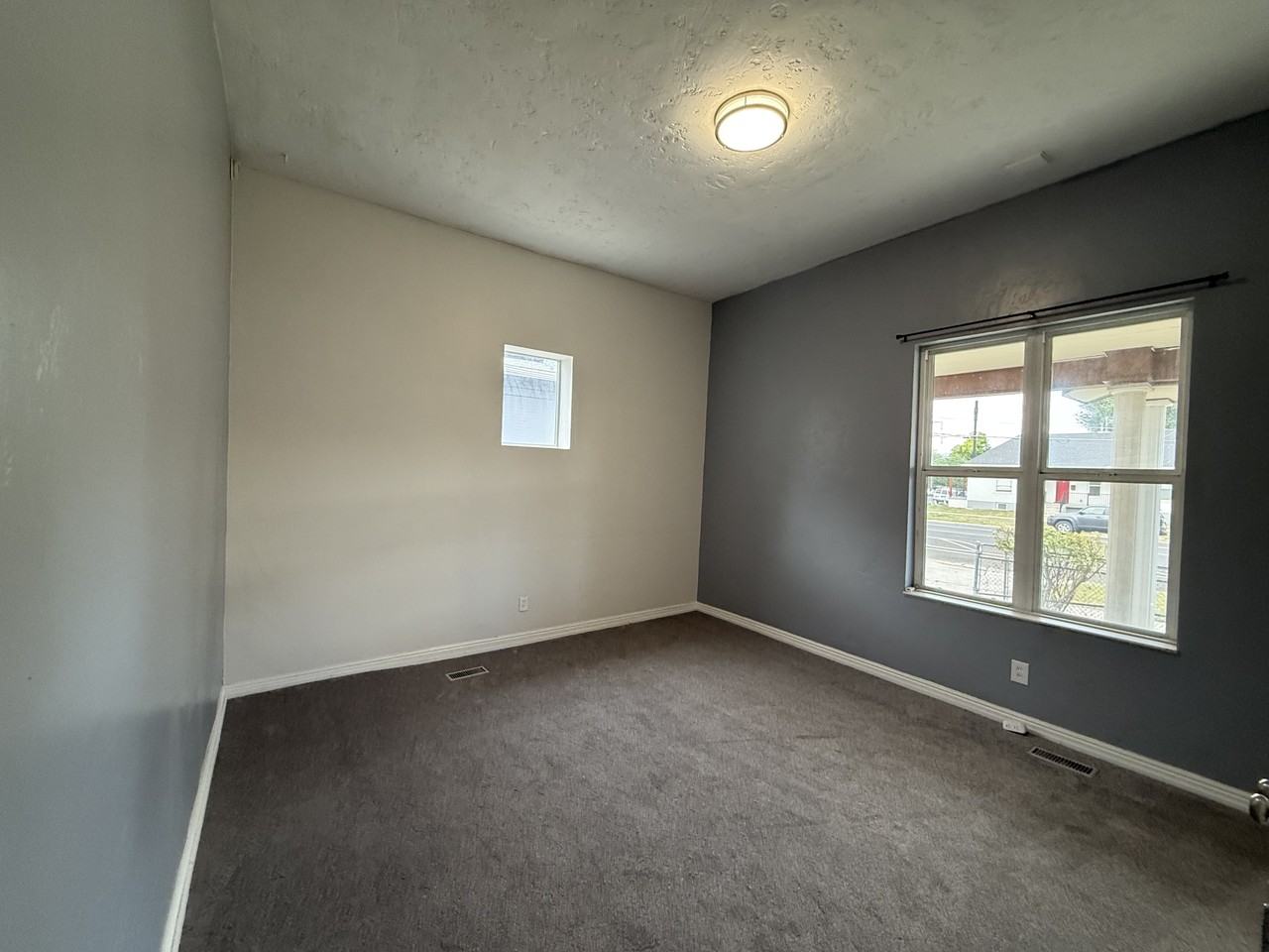 775 S 400 E - Photo 7 of 26