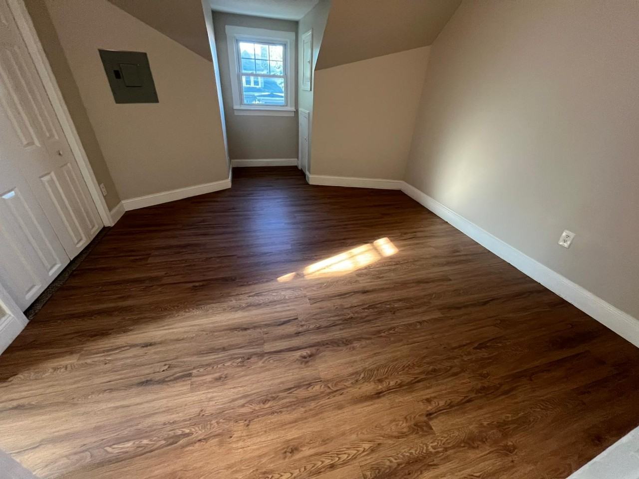 1552 - 1554 Chapel Street - 3rd Floor #3rdFL - Photo 2 of 4