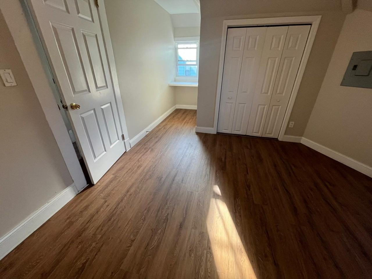 1552 - 1554 Chapel Street - 3rd Floor #3rdFL - Photo 3 of 4