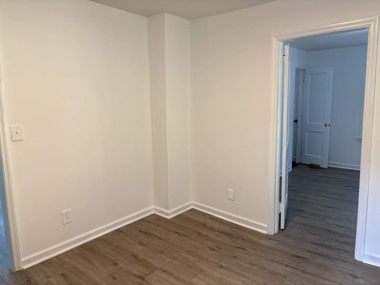 907 Gladstone St #1 - Photo 6 of 11