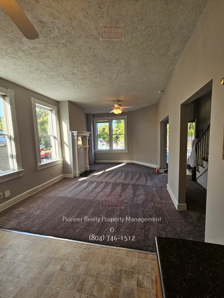 227 S Pine St #1 - Photo 4 of 41