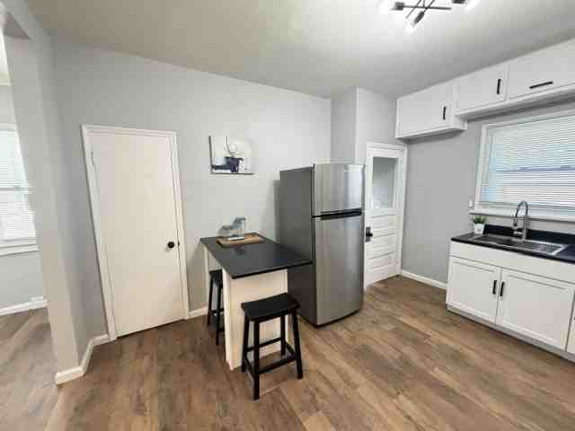 419 E Streicher St #1 - Photo 2 of 11