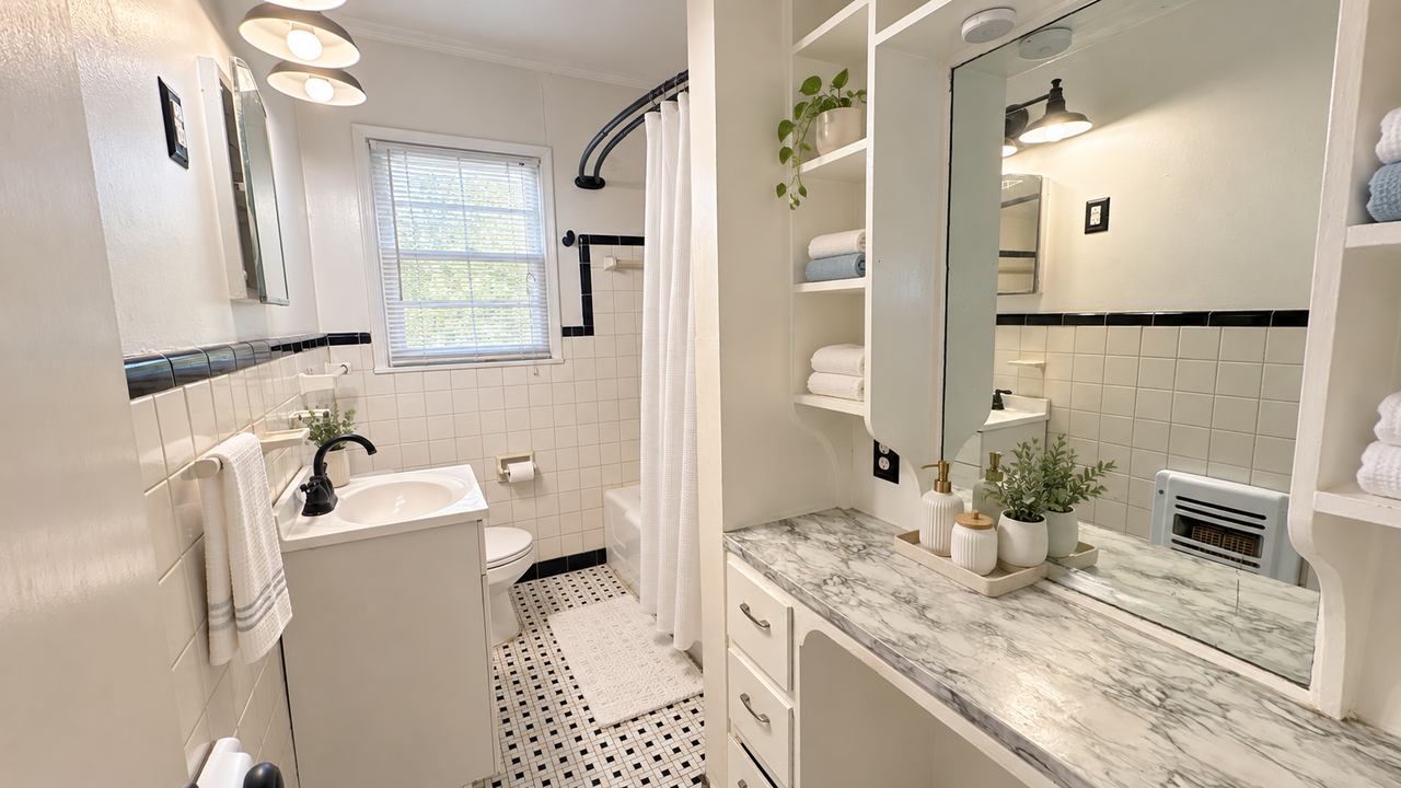 1304 Carlisle Ct #1 - Photo 6 of 10