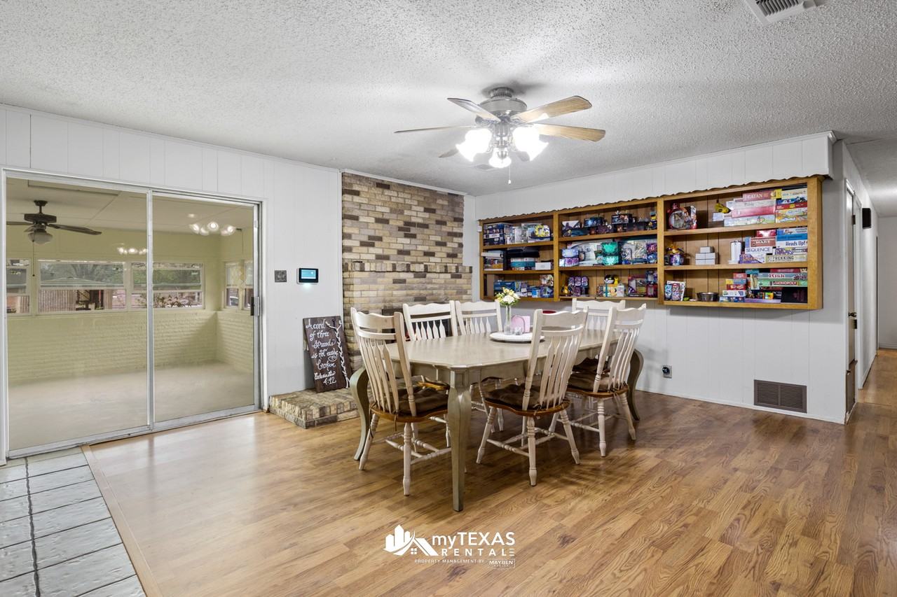 401 Hickory St #1 - Photo 3 of 10