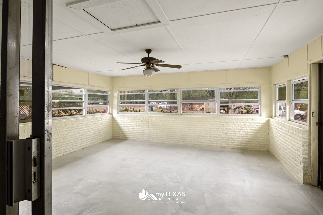 401 Hickory St #1 - Photo 4 of 10