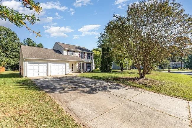 8915 Touchstone Ln - Photo 3 of 27