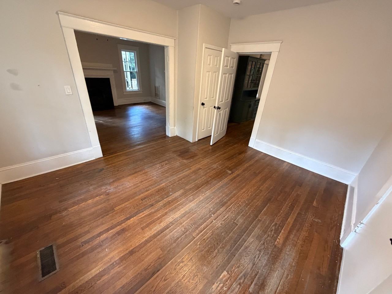 1606 Walker Ave - Photo 6 of 36