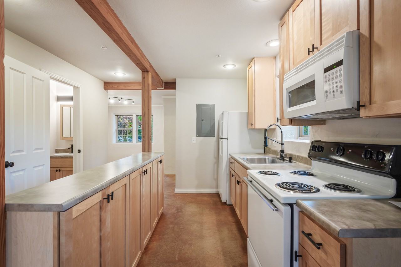 901 Spruce St #A - Photo 2 of 31