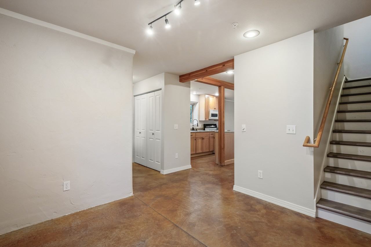 901 Spruce St #A - Photo 4 of 31