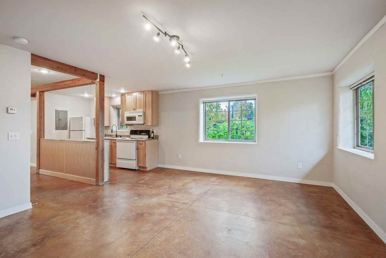 901 Spruce St #A - Photo 5 of 31
