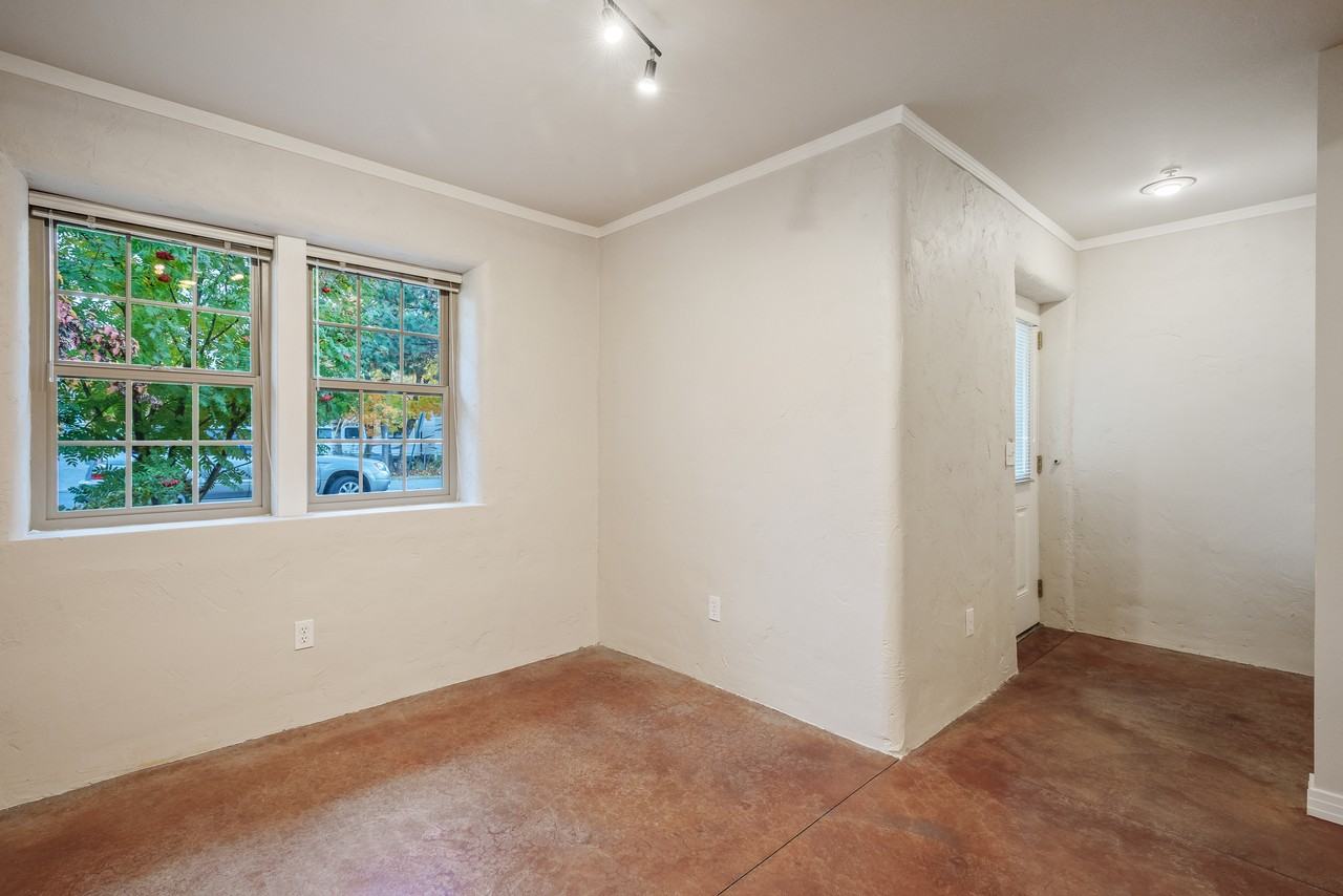 901 Spruce St #A - Photo 6 of 31