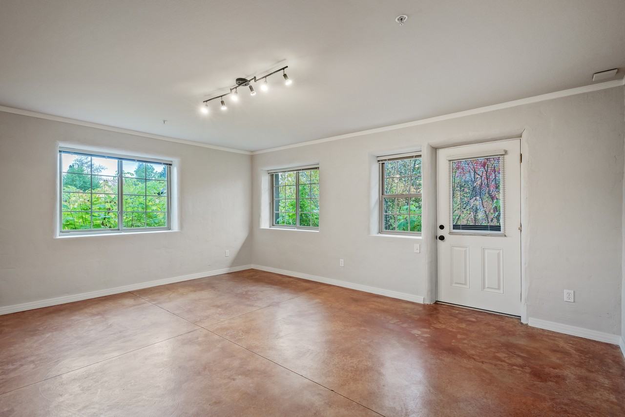 901 Spruce St #A - Photo 7 of 31
