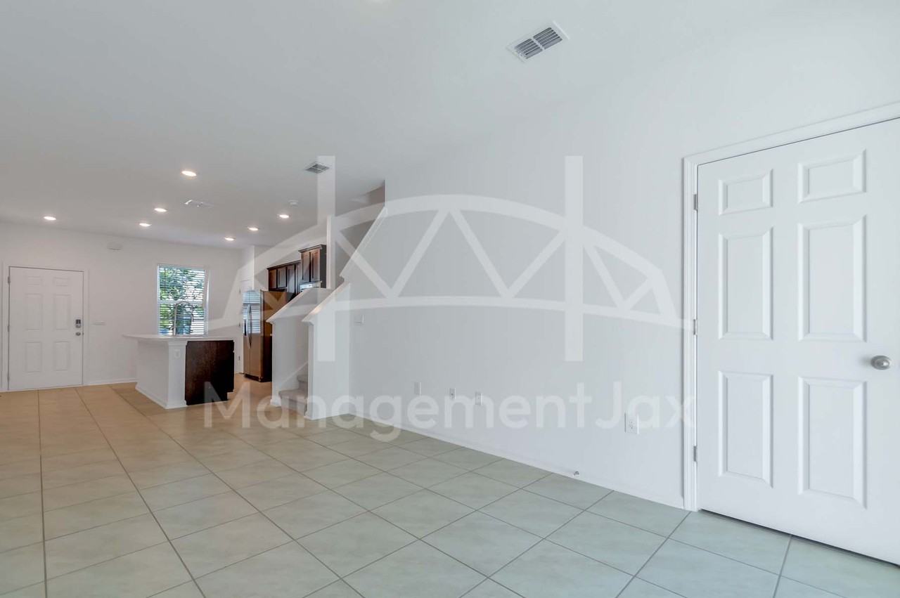 8337 Asteroid St #1 - Photo 5 of 17