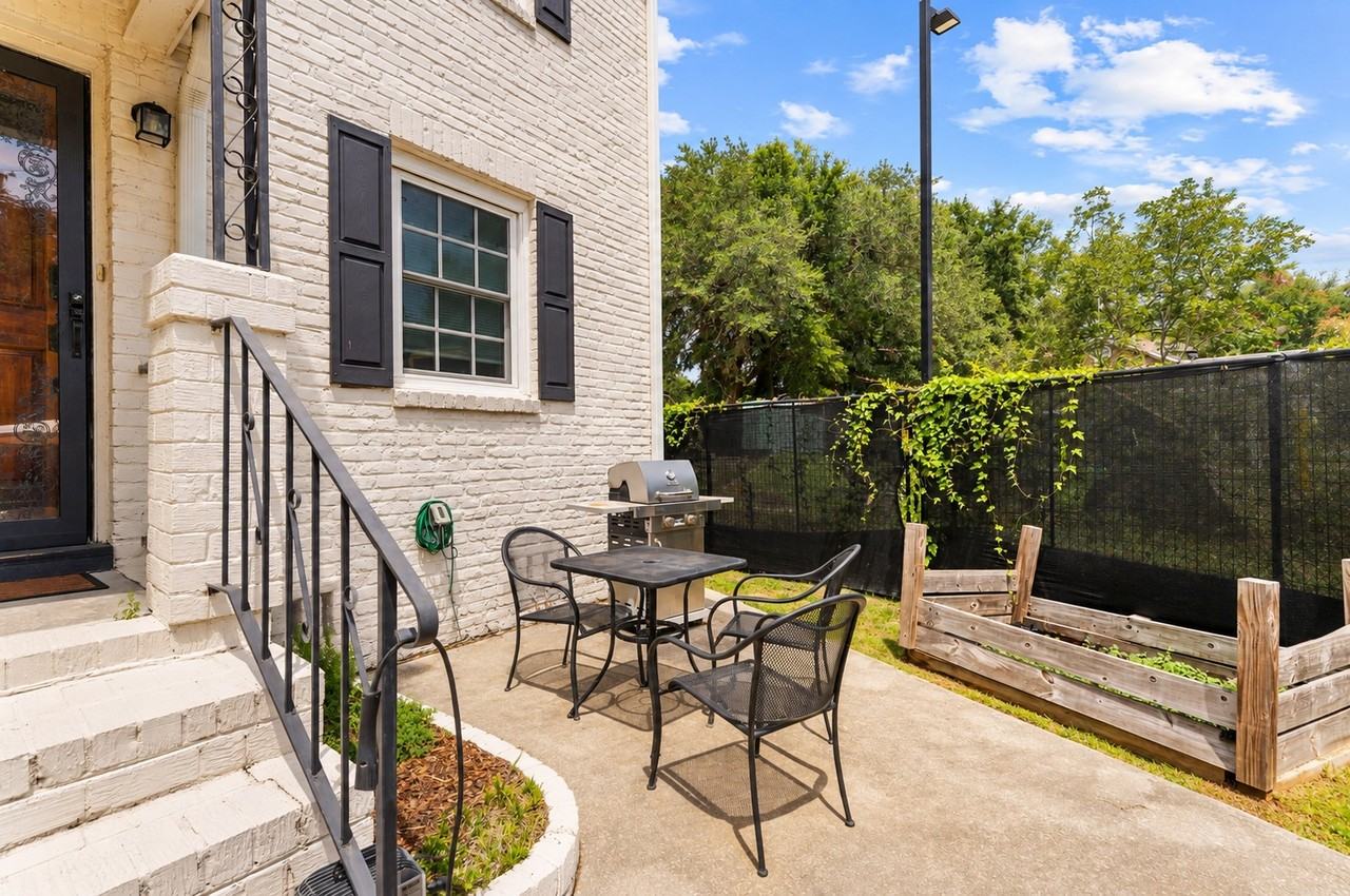 2230 Sunnyside Ave #B - Photo 4 of 30