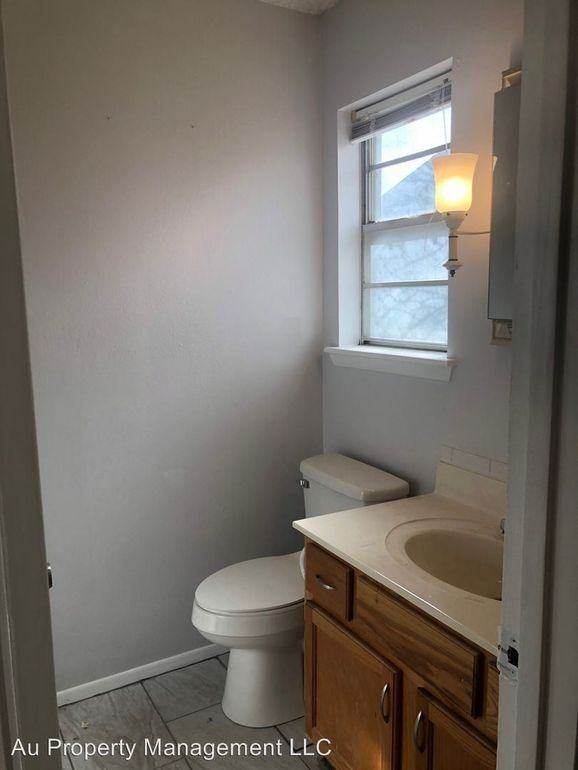 4802 S Austin St #1 - Photo 5 of 12