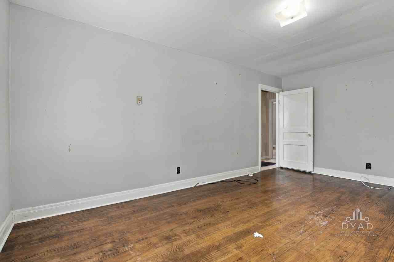701 Brown St #1 - Photo 7 of 30