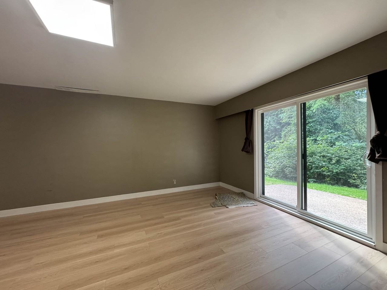 890 Wildwood Lane - Photo 5 of 12