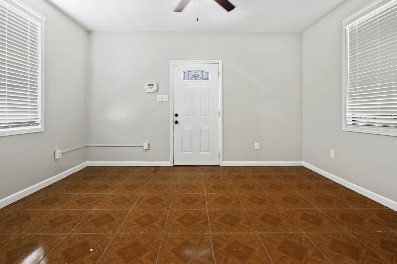 1531 France St #1 - Photo 5 of 15