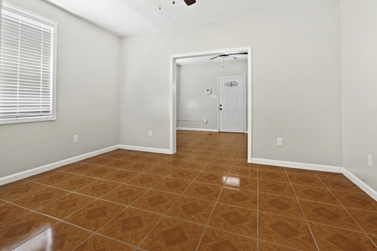 1531 France St #1 - Photo 6 of 15