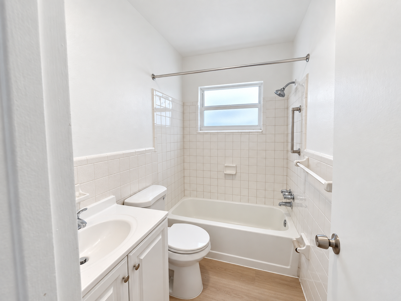 1929 Roosevelt St #2 - Photo 5 of 9