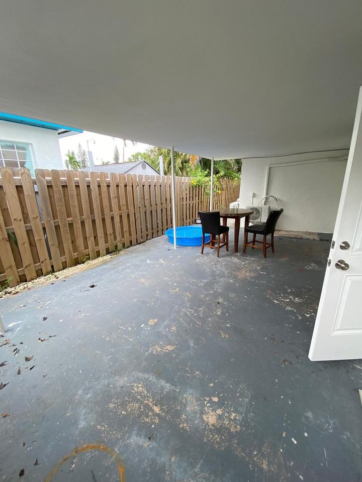 538 28th St #1 - Photo 2 of 13
