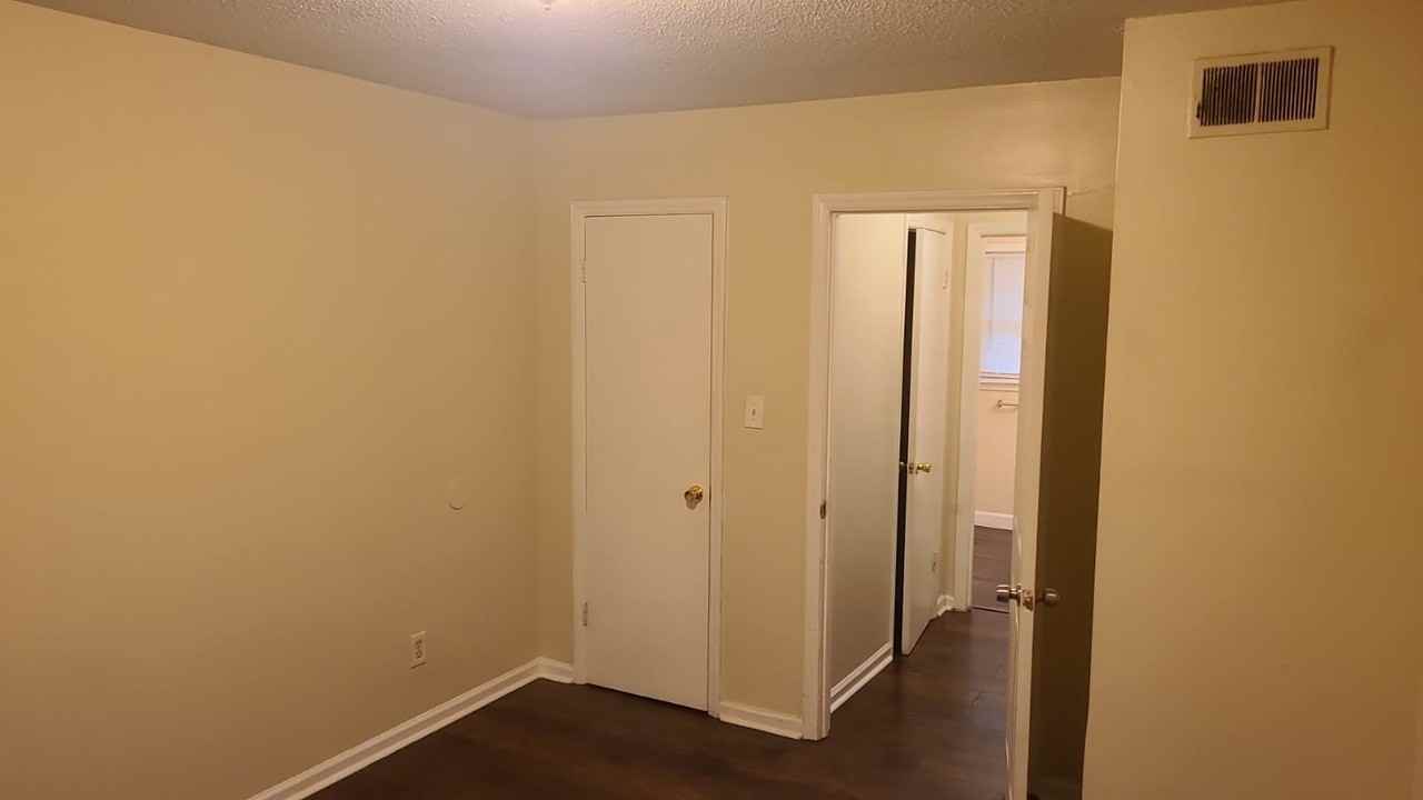 4550 Hershey St #4550-2 - Photo 5 of 11