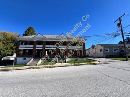featured image of 423 N Franklin St