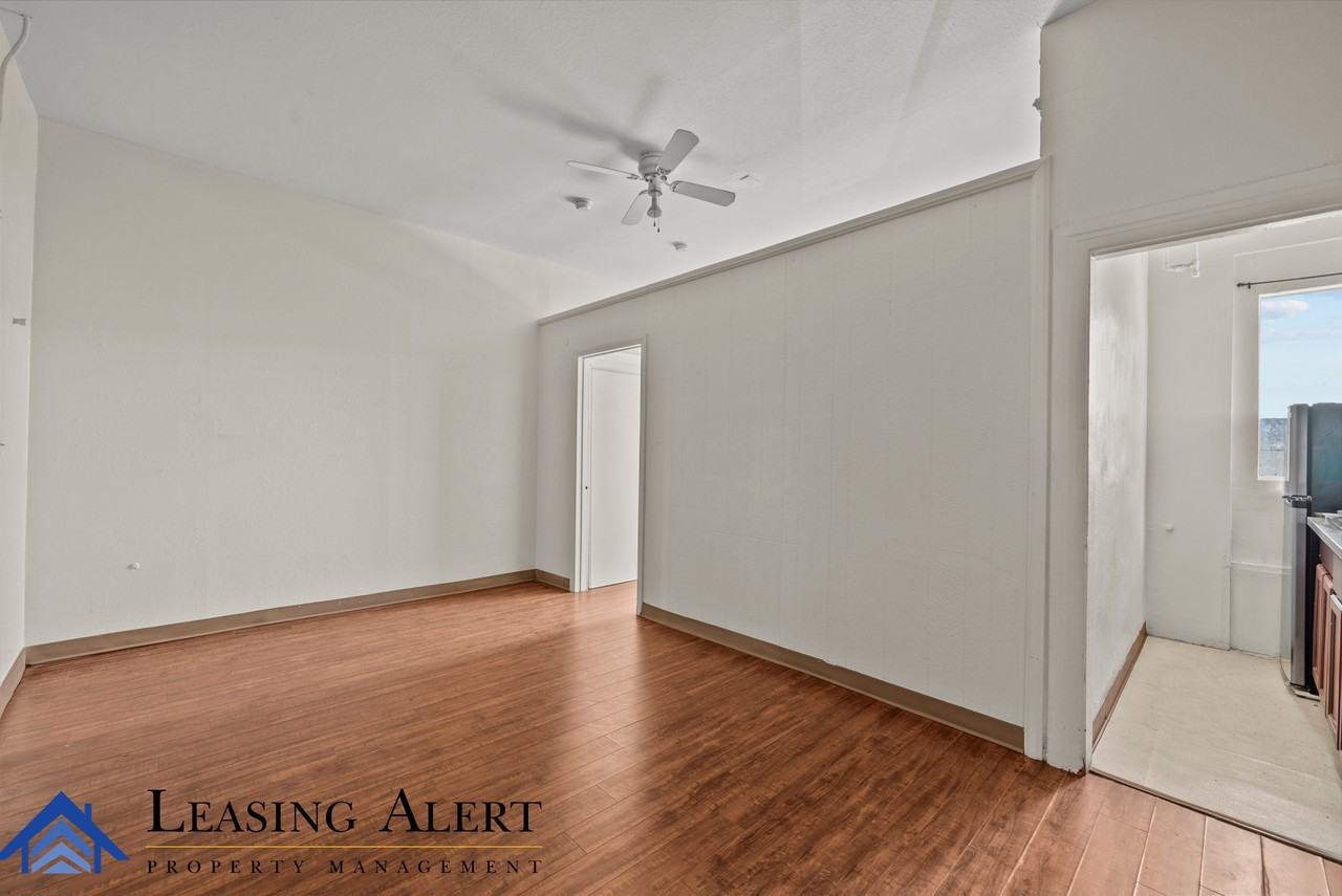 104 S Cummings St #1 - Photo 6 of 16