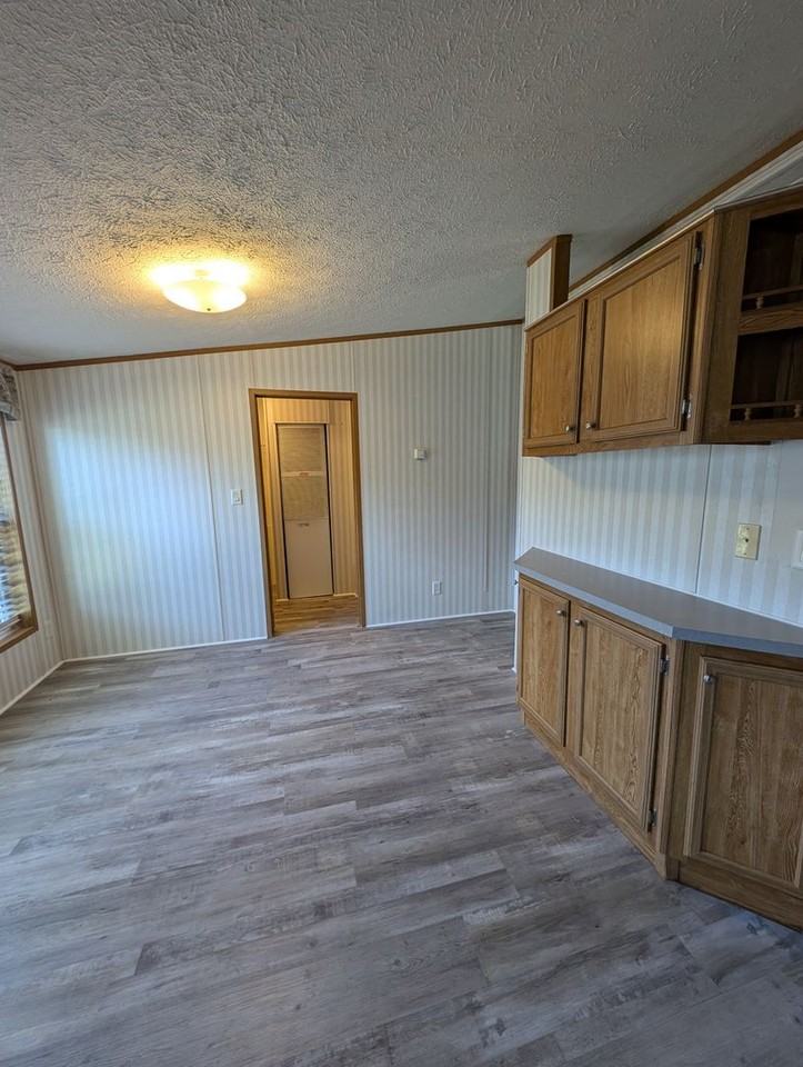 2741 Crab Tree St - Photo 5 of 19