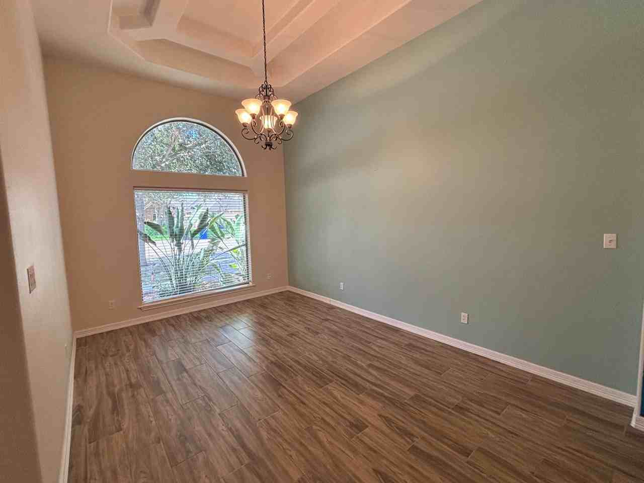 2304 Brazos Ave #1 - Photo 4 of 20