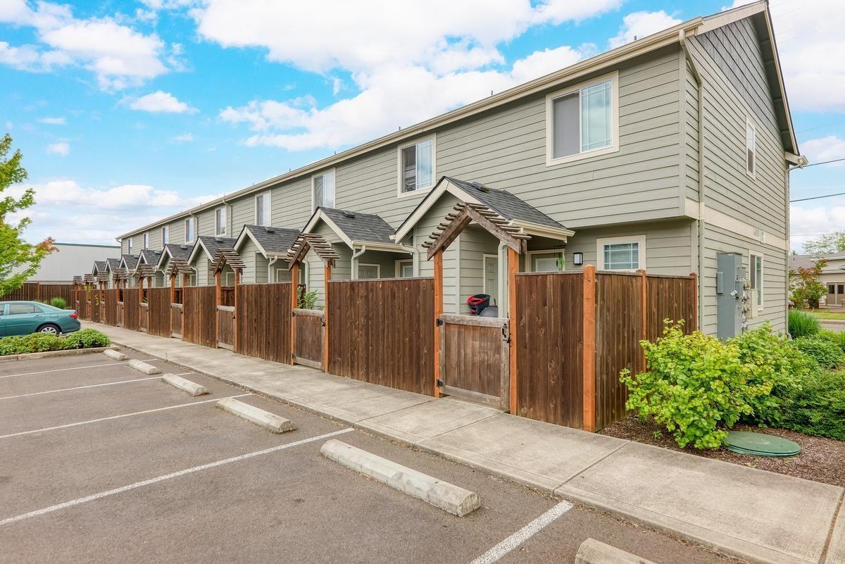243 R St Apt 1 #Apt 1