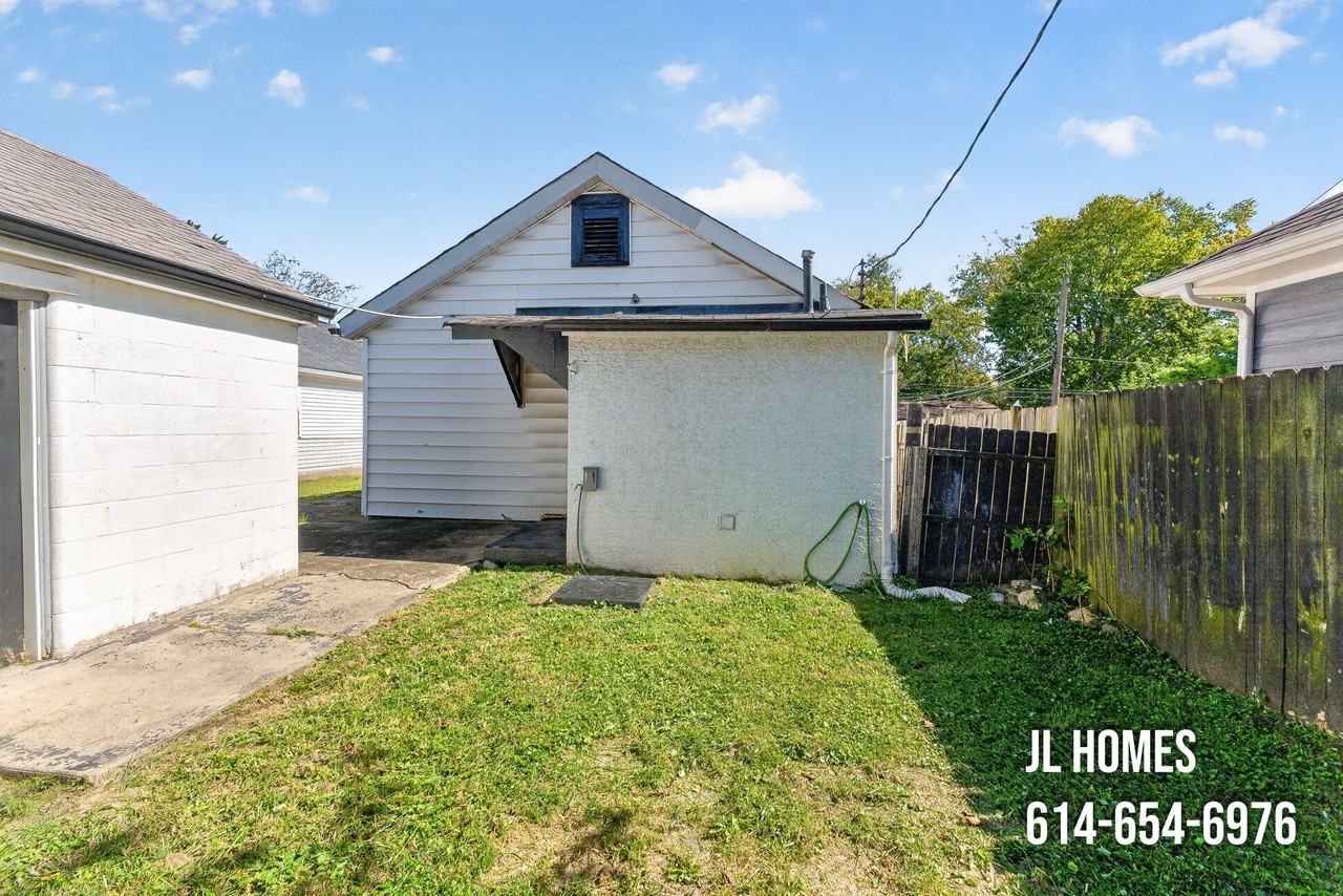 279 Lechner Ave #1 - Photo 7 of 43