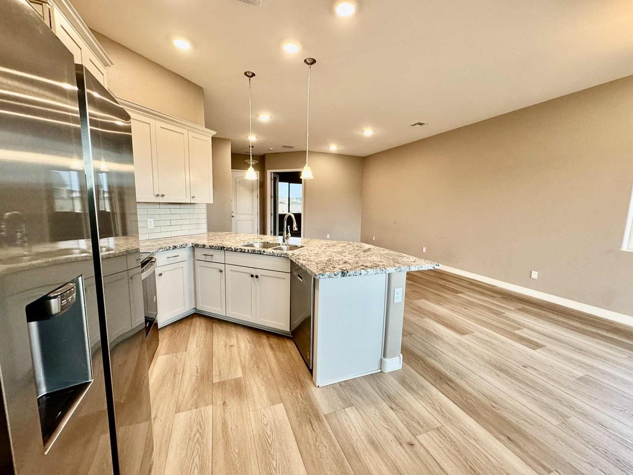 4960 N Pemberley St #1 - Photo 2 of 8