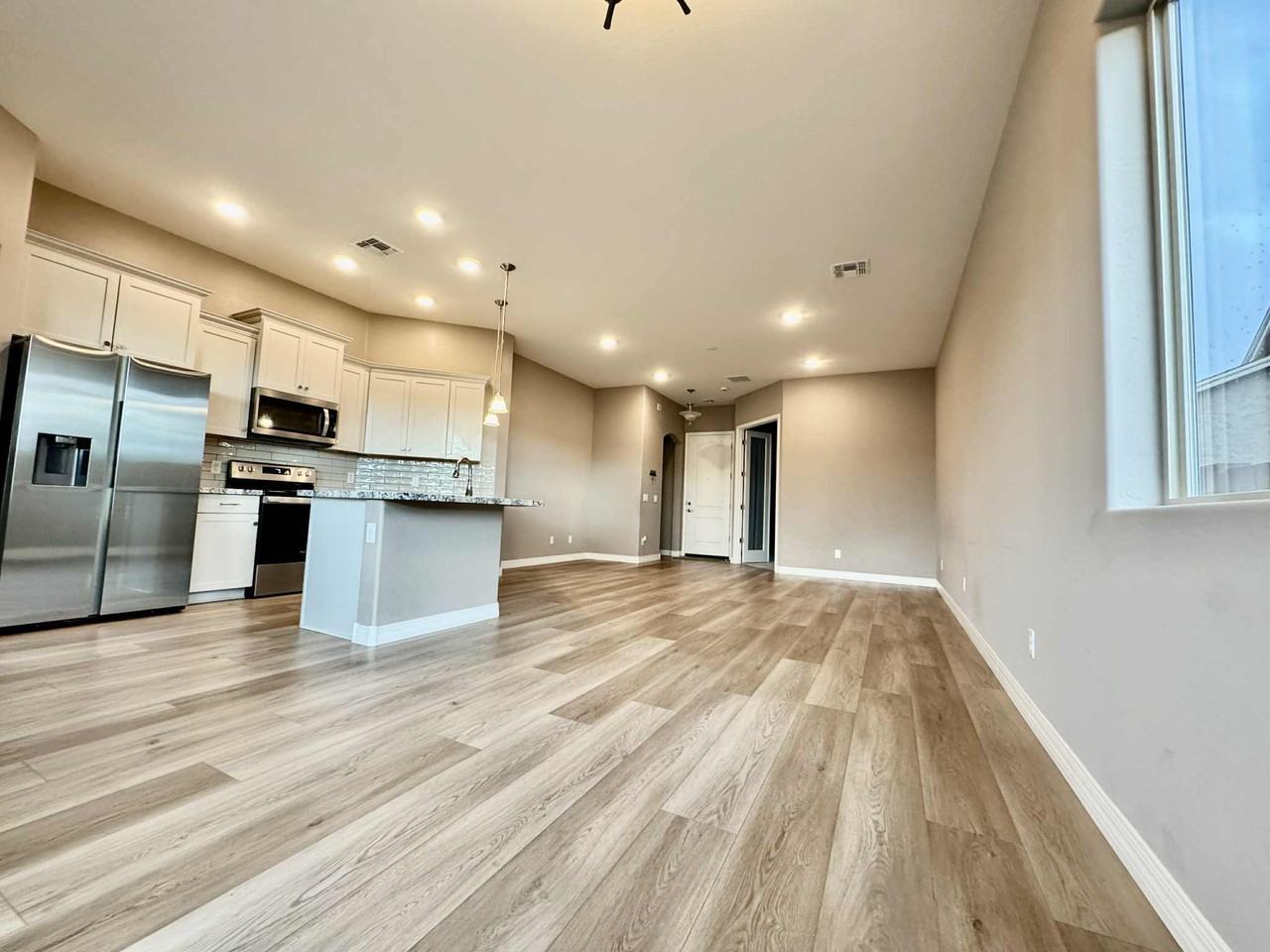 4960 N Pemberley St #1 - Photo 5 of 8